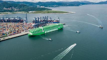 深圳大鵬海關創新服務模式，助力鹽田港擴展全球新航線與電子商務發展